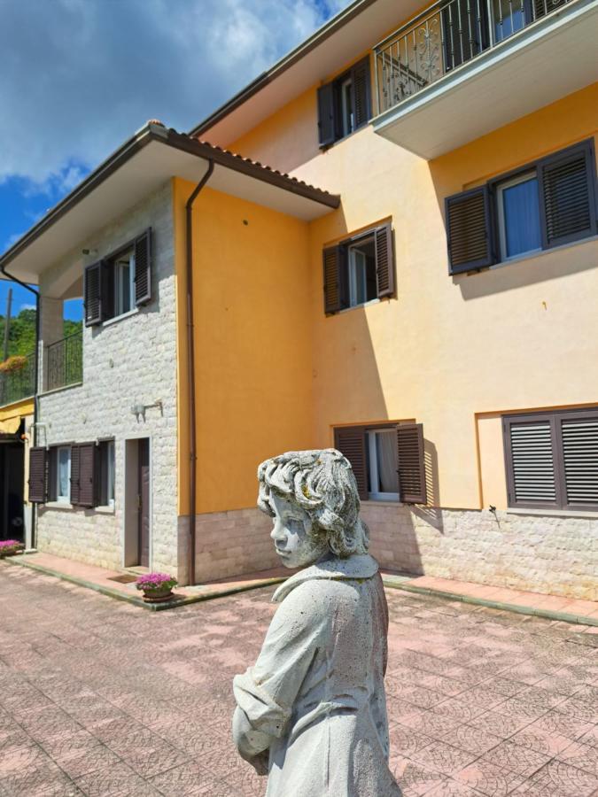La Casa Di Mezzo-Affitti Brevi-Zona Ospedali Villa Busso Bagian luar foto