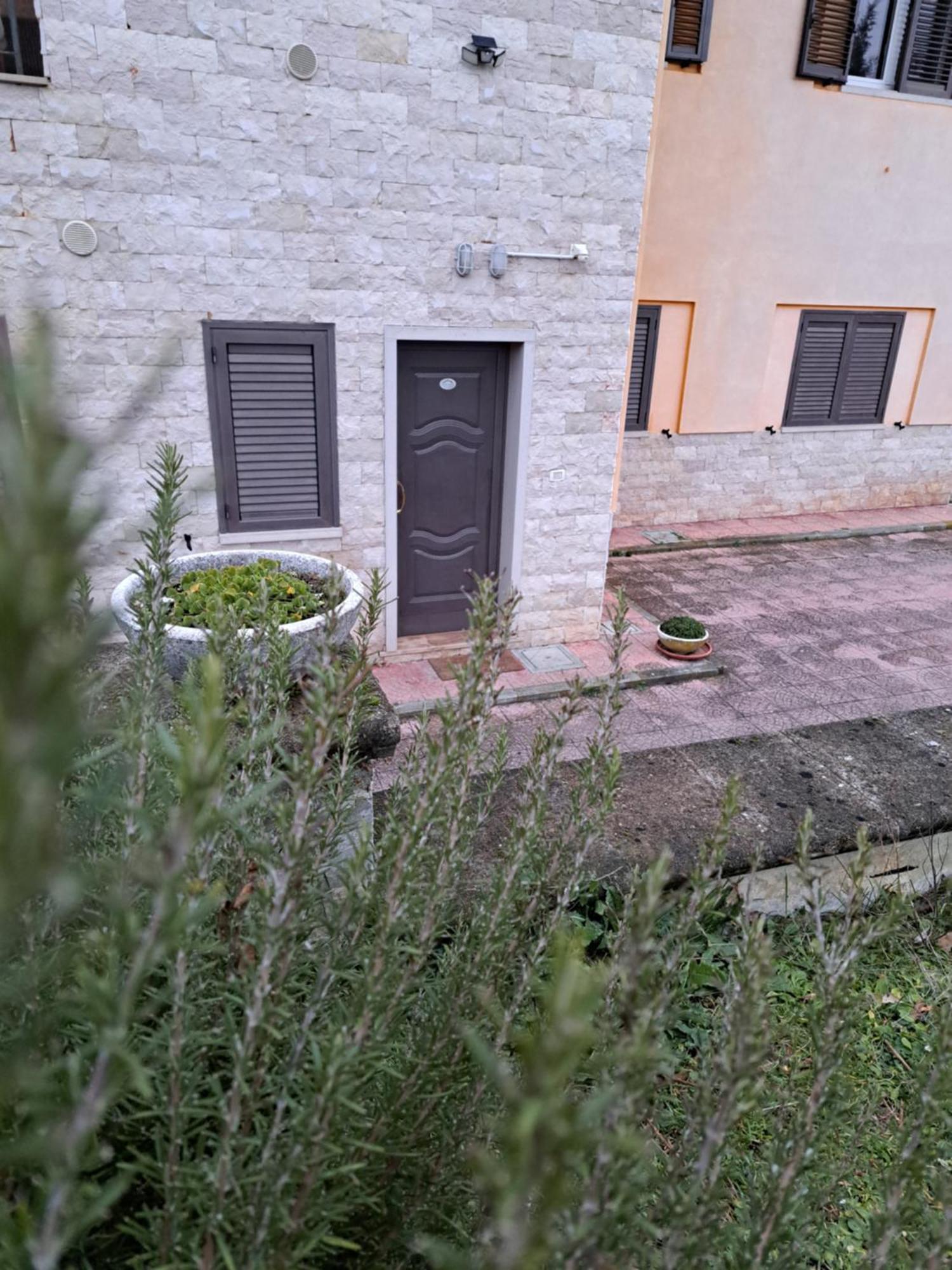 La Casa Di Mezzo-Affitti Brevi-Zona Ospedali Villa Busso Bagian luar foto