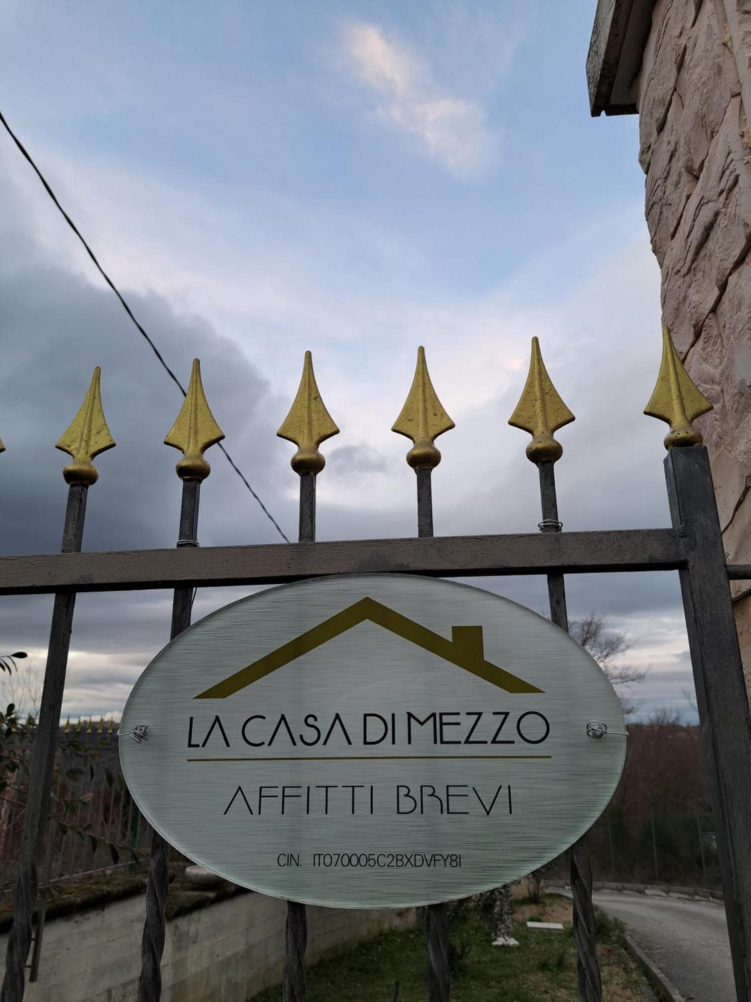 La Casa Di Mezzo-Affitti Brevi-Zona Ospedali Villa Busso Bagian luar foto